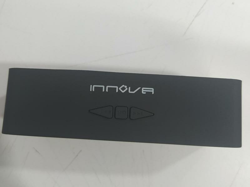 Liquidación INNOVA Altavoz Wireless con lector de memorias