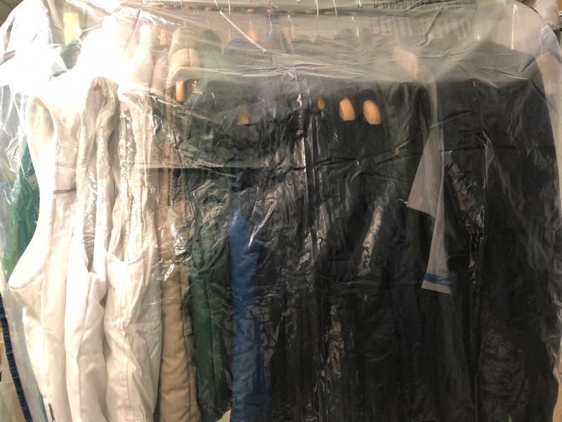 Liquidación lote ropa de trabajo y vestuario laboral