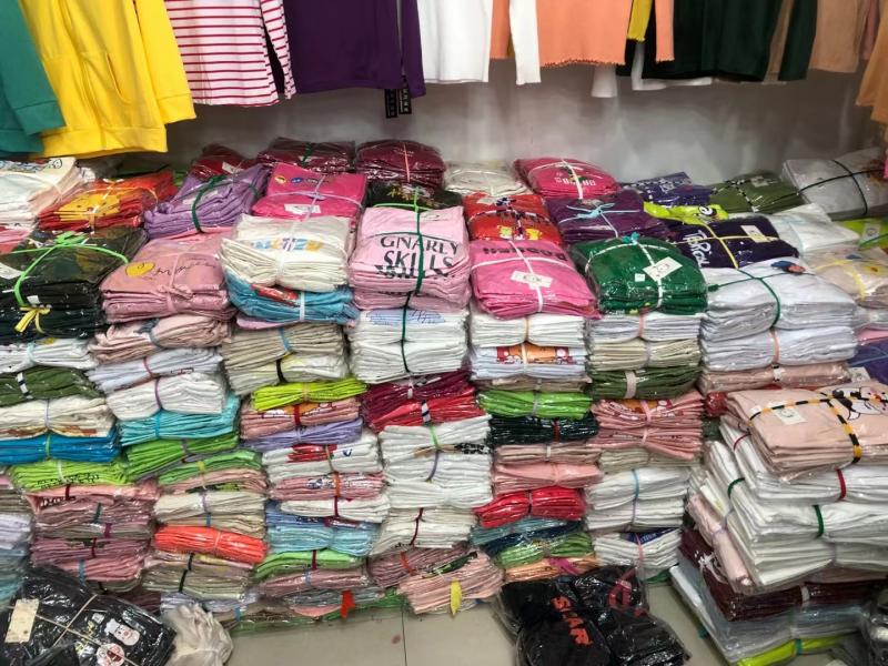 1 millón de camisetas Liquidación de existencias Almacén Camisetas de hombre Camisetas de mujer, polos stock