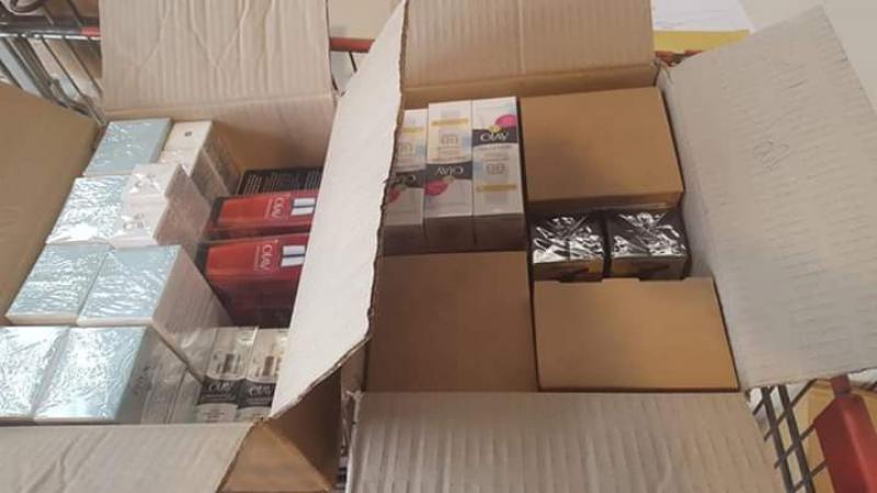 Almacén lotes cosmetica cremas primeras marcas al por mayor Almacén lotes cosmetica cremas primeras marcas al por mayor