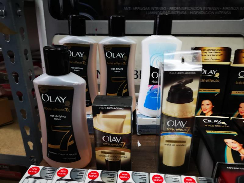 Almacén lotes cosmetica cremas primeras marcas al por mayor Almacén lotes cosmetica cremas primeras marcas al por mayor