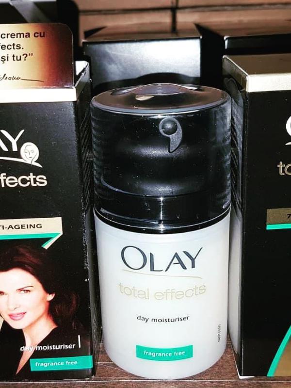 Almacén lotes cosmetica cremas primeras marcas al por mayor Almacén lotes cosmetica cremas primeras marcas al por mayor