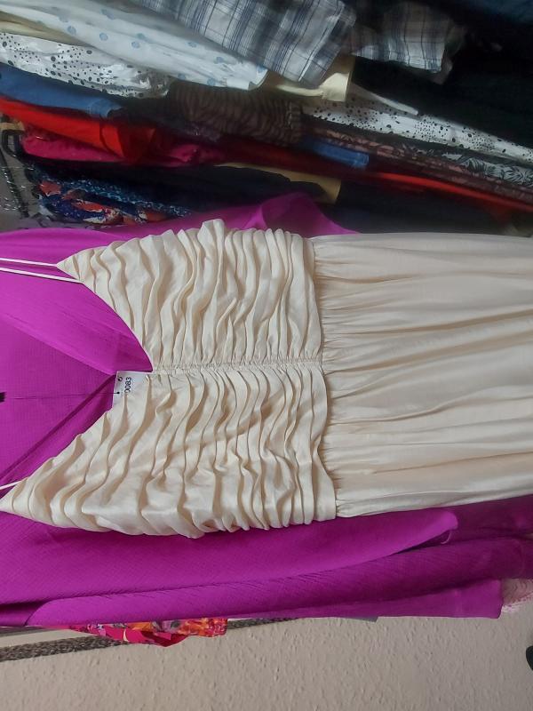 Ropa nueva de mujer de marcas como Lascana, ledger, Next a 2 euros por prenda