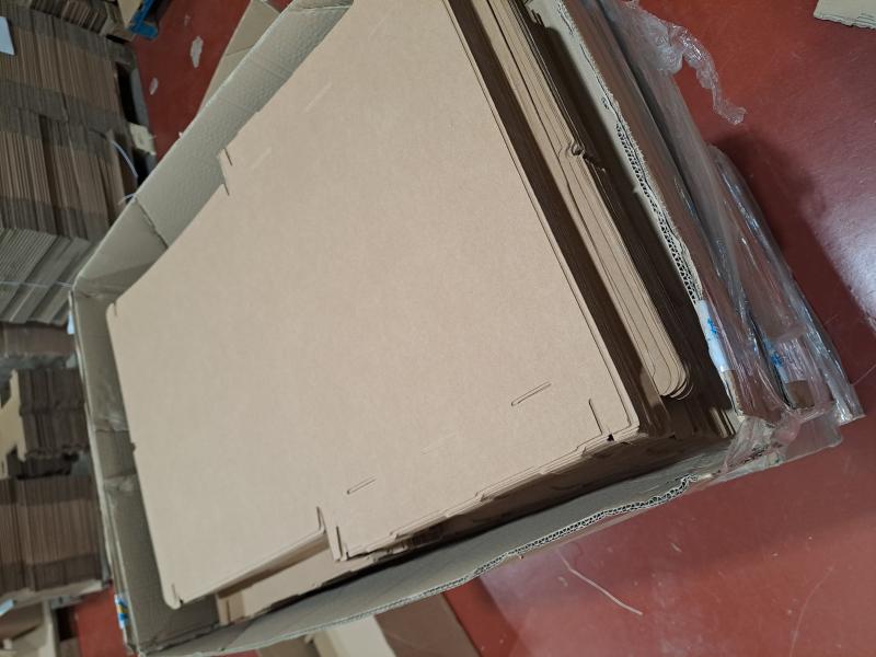 Liquidación cajas de cartón para cuadros y láminas grandes, Cajas planas para envíos, ecommerce, etc.