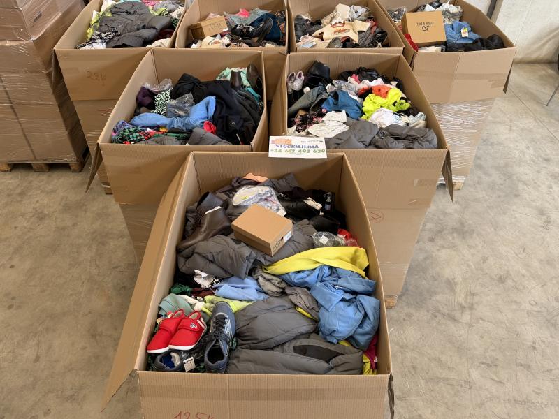 Palet de ropa y calzado 5€/kg