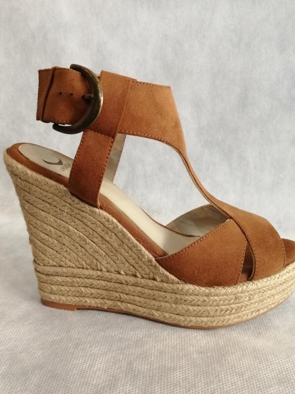 Venta de lote de alpargatas VKINGAS Venta de lote de alpargatas VKINGAS